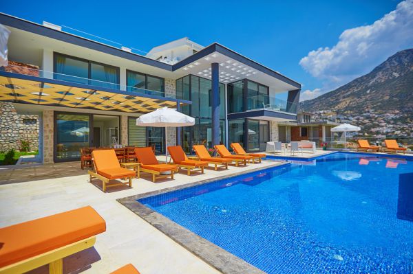 Villa Unlimited-1